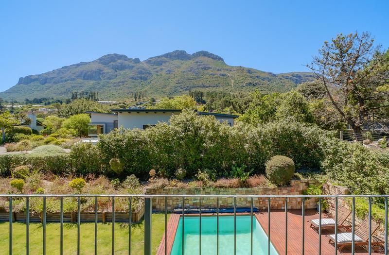 4 Bedroom Property for Sale in Tarragona Western Cape